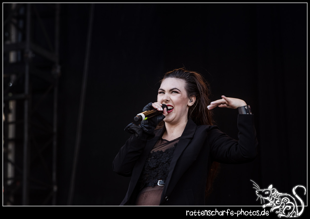 2018-08-03_amaranthe__wacken-018