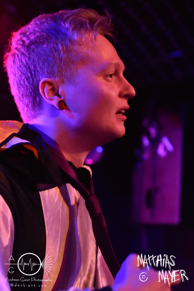 Tonight_We_Hunt_06_COR_0505