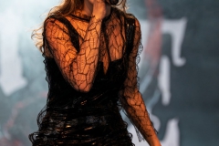 Beyond_the_black_7293