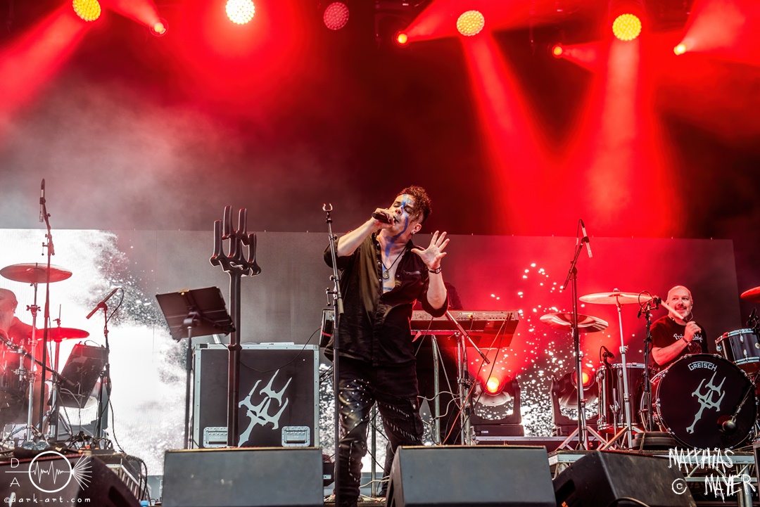 Project-Pitchfork-Mera-Luna-12-08-2023-MM-4558-denoised