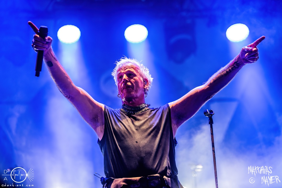 In-Extremo-Mera-Luna-12-08-2023-MM-6370-denoised
