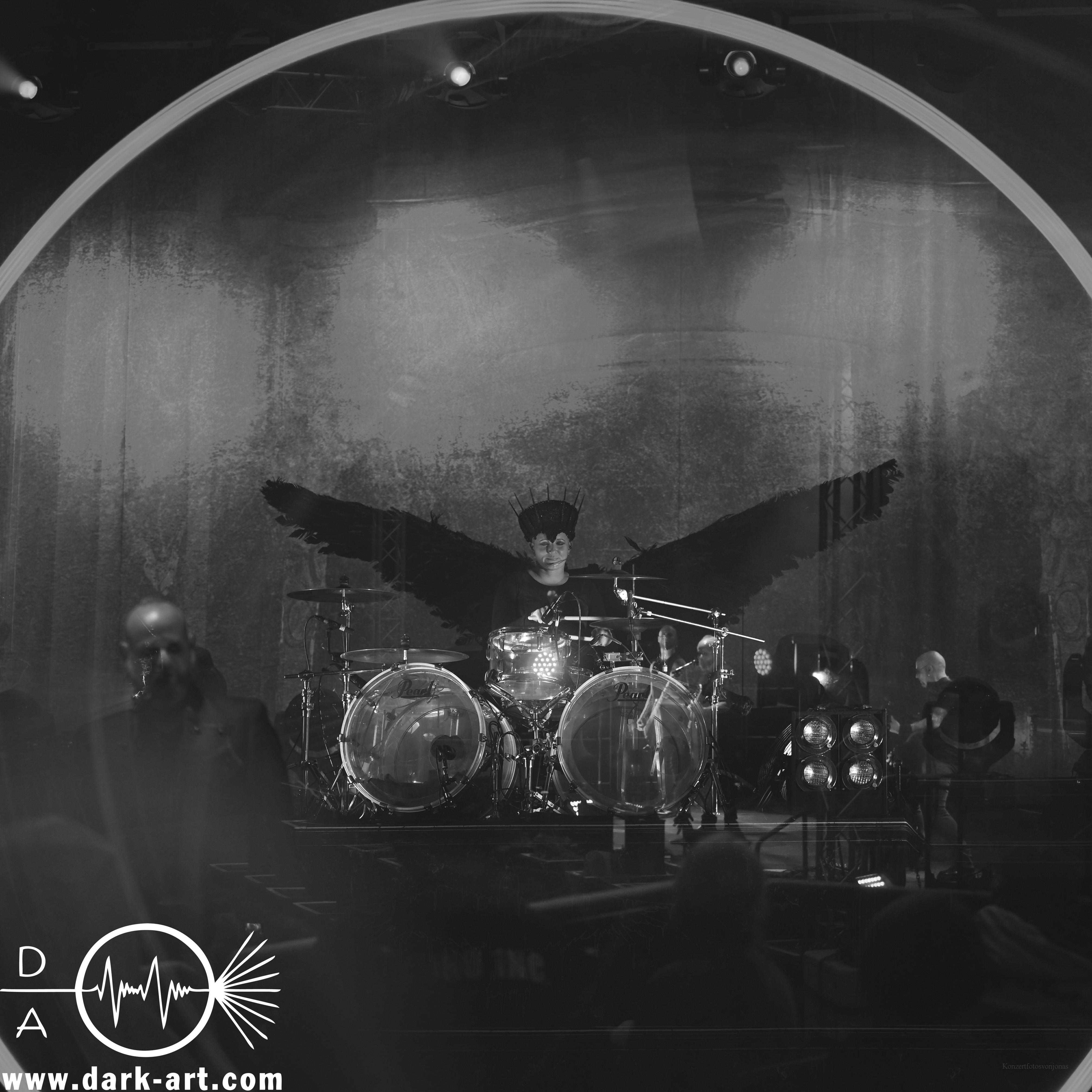1_katha-mia-bw
