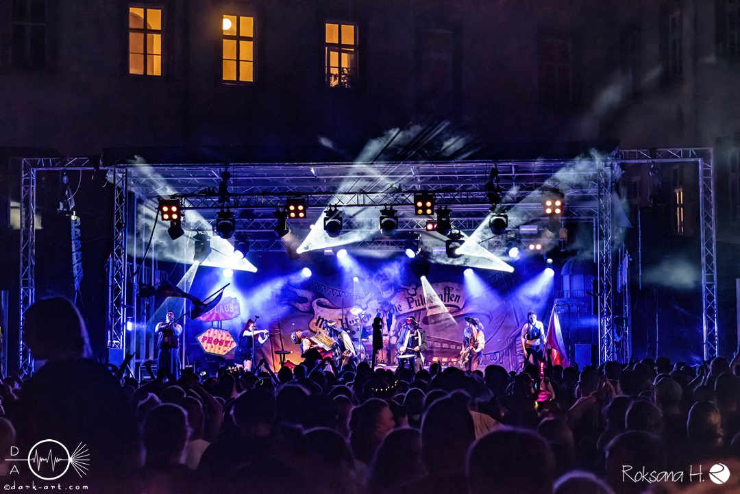 Mr-Hurley-und-die-Puulveraffen-Schlosshof-2024-Freitag-rh-5484-done
